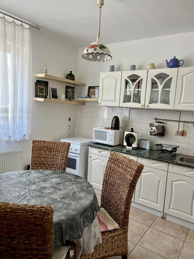 Orosz Apartmanhaz ギュラ エクステリア 写真