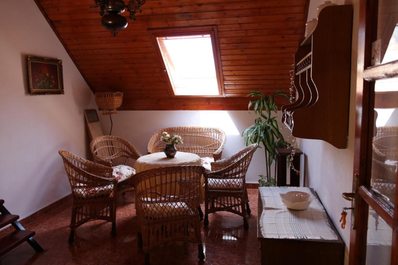 Orosz Apartmanhaz ギュラ エクステリア 写真